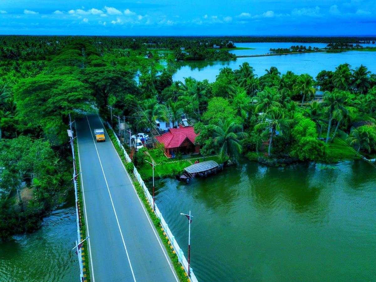 Little Chembaka Casa de hóspedes Kumarakom Exterior foto
